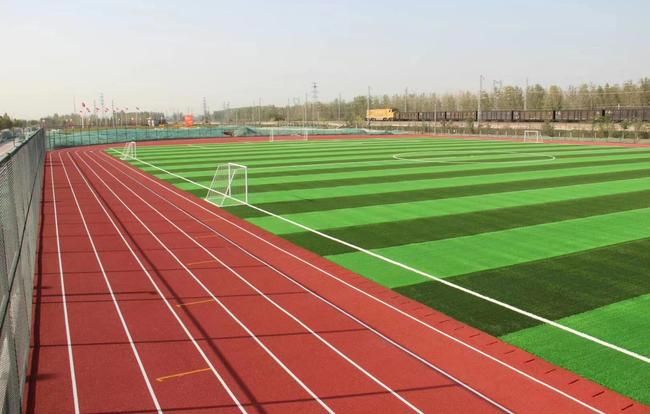 運動場塑膠地坪